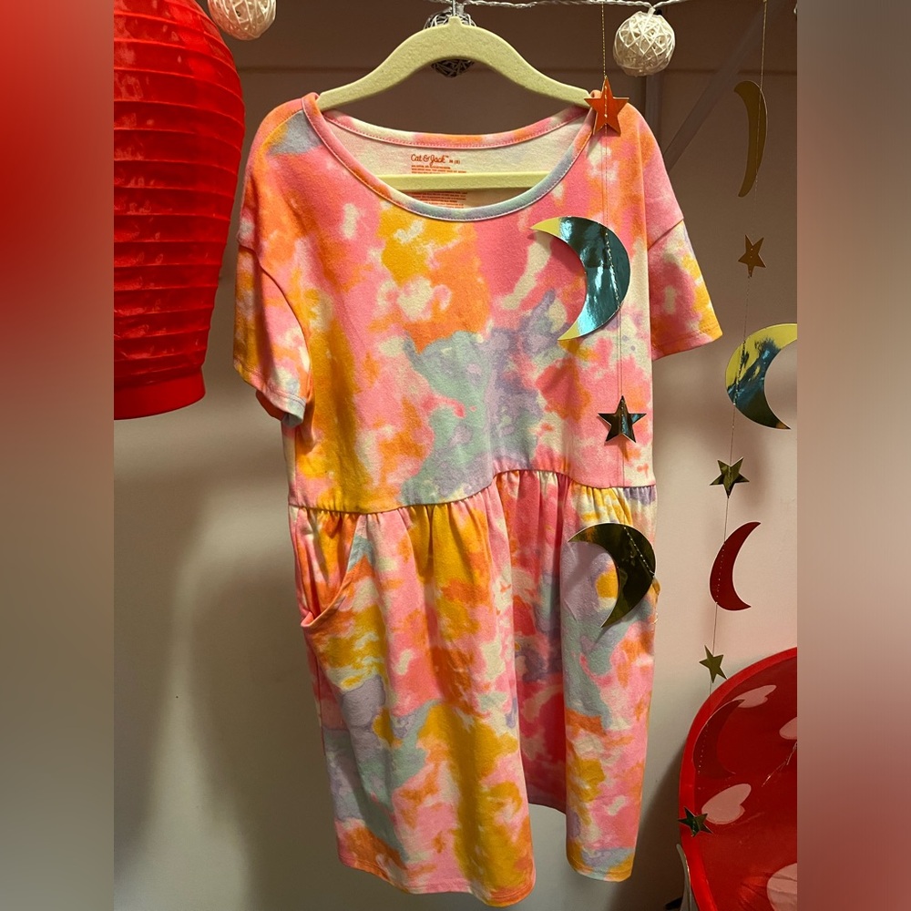 Cute tie dye oversized pocket dress by Cat & Jack